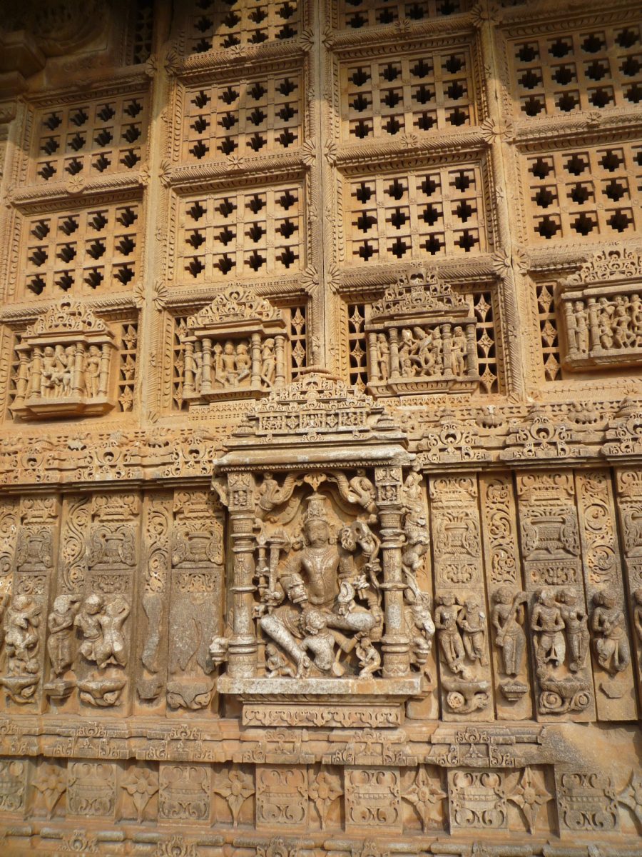 Sas Bahu Temple13